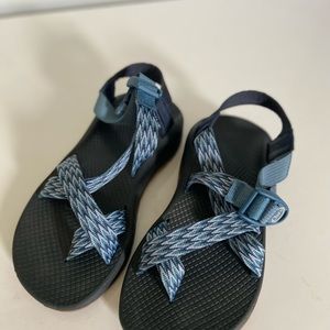 Chaco 6W toe loop sandals